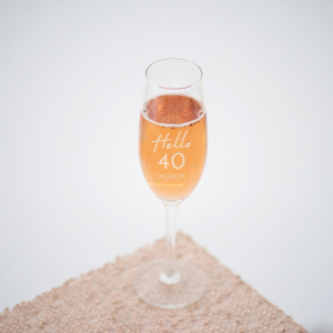 Champagneglas graveren hello 40